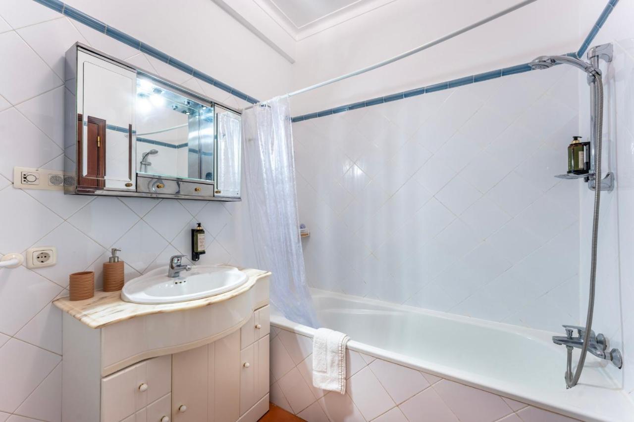 Peaceful 1 Bdr Apartment W/ Balcony By Lovelystay Almancil Extérieur photo